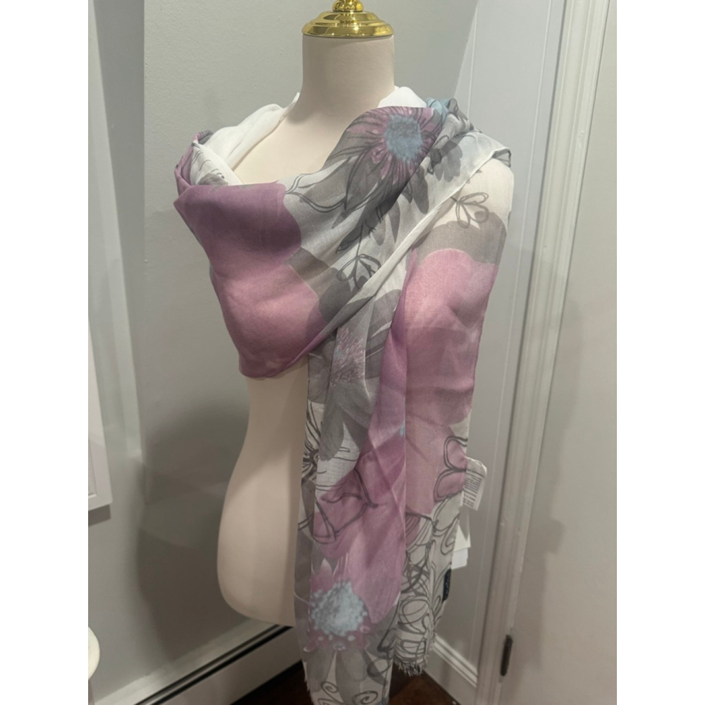 Fraas NWT | Women’s Fl
oral White Purple Scarf One Size
Measurements: 70x27.5